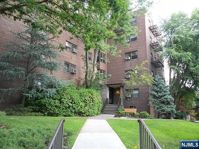 1st image of 3040 Edwin Ave APT 5J