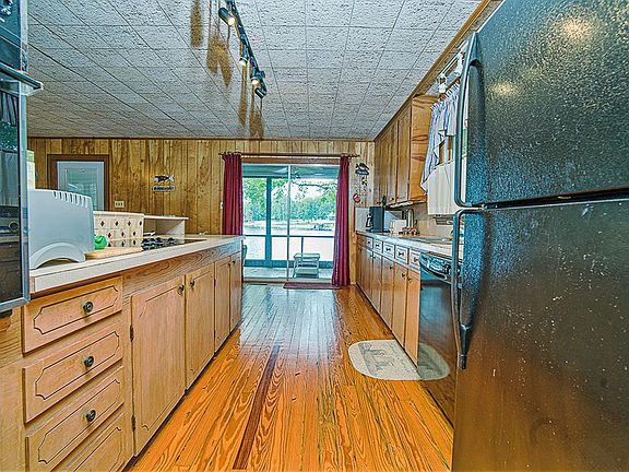 4th image of 224 Beach Dr