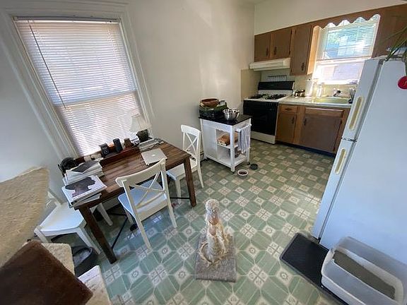 3rd image of 59 Davis Ave