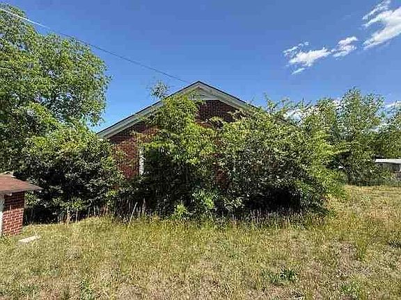 2nd image of 2703 Wilson Rd