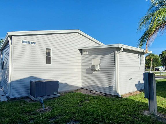4th image of 8004 Dove Dr #414