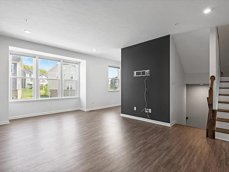 150 Curtis Ct — Photo 18