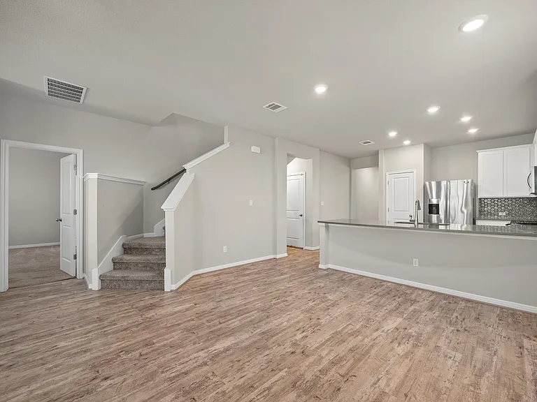 19004 Quebrada Dr — Photo 11