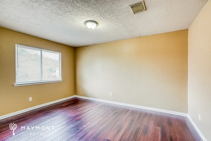 326 Dunford Ct — Photo 10