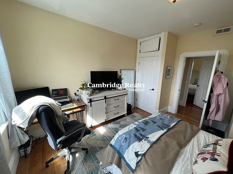 48-50 Lowell St #2T — Photo 18
