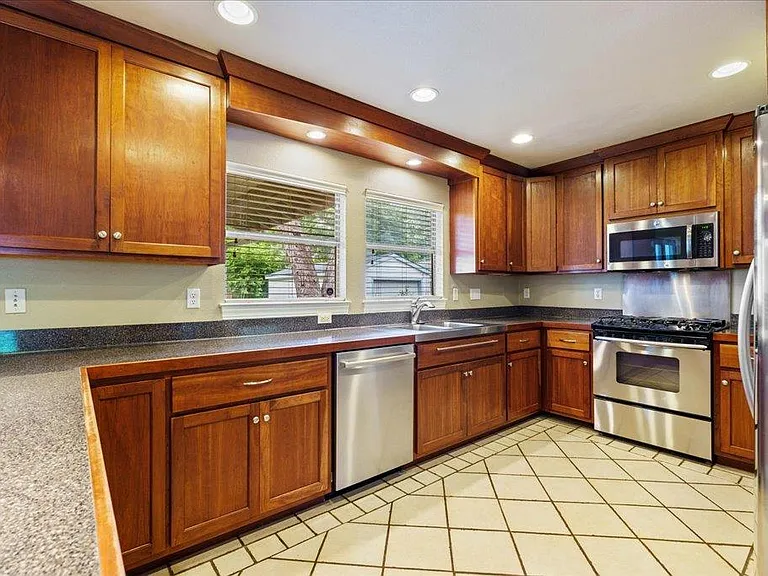 1205 Ruth Ave — Photo 10