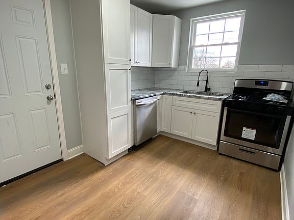5th image of 1505 Franklin Park S #F2