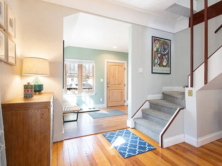 2542 Pine St — Photo 3