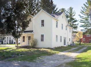 9 Lawn St, Douglas, MI 49406