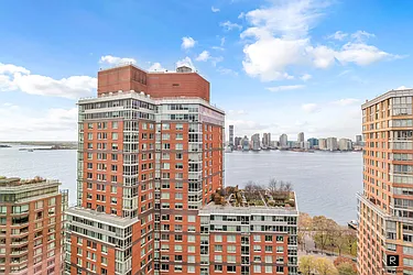 Rented by R New York