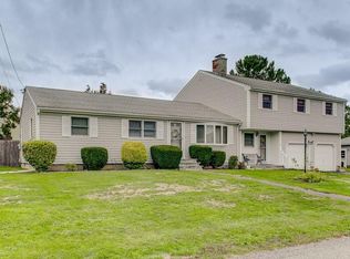 6 Ruth St, Middletown, RI 02842
