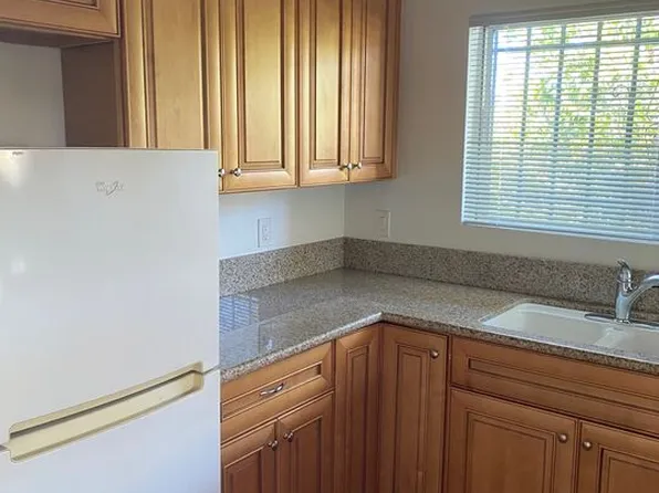 4244 Duquesne Ave APT 8, Culver City, CA 90232