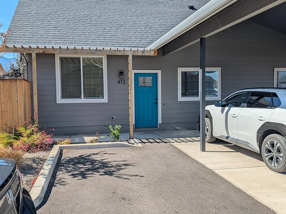 412 Azalea Ct