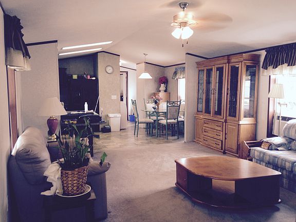 5th image of 35 Harmony Ln