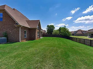 115 Woodmere Ct — Photo 31