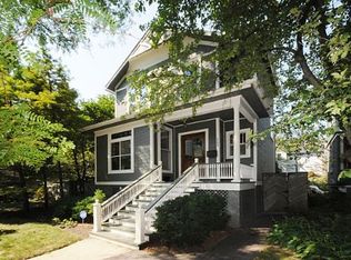 1102 Elmwood Ave, Evanston, IL