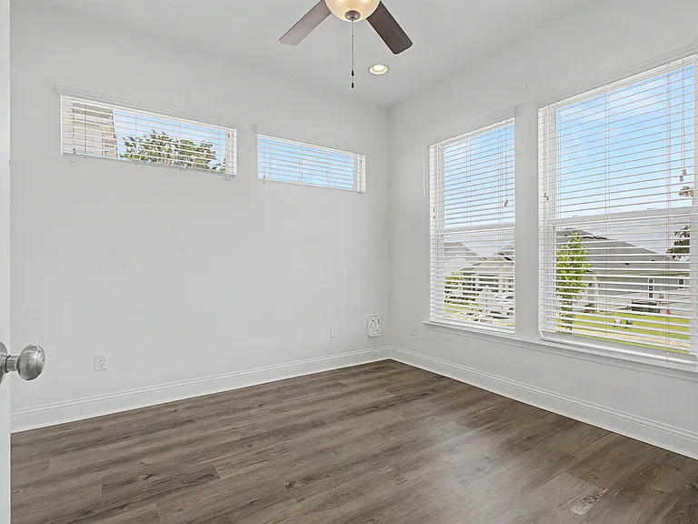 2508 Mount Vernon Ln — Photo 7