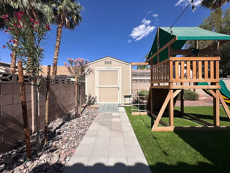 8256 Lone Feather Ln — Photo 31