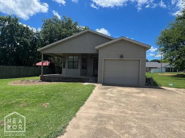 605 N 3rd St, Marmaduke, AR 72443
