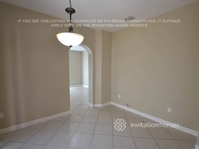 18301 NW 89th Ave — Photo 2
