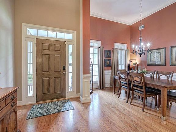 5th image of 346 Thorn Creek Way