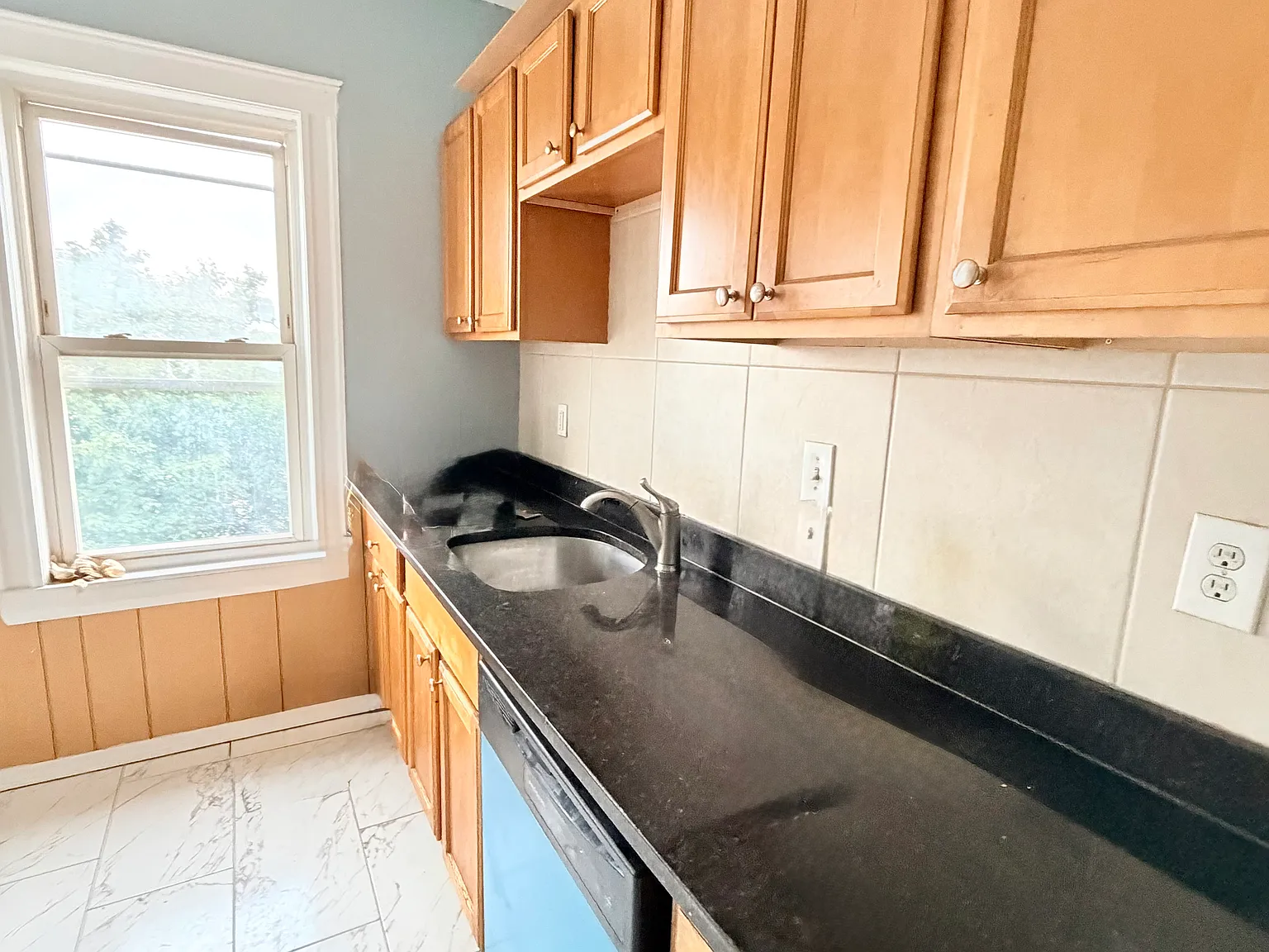 3 bed, 1281 sqft, $3,000 — Photo 3