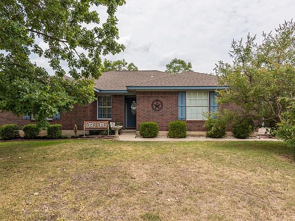 2nd image of 1813 Emerald Isle Dr