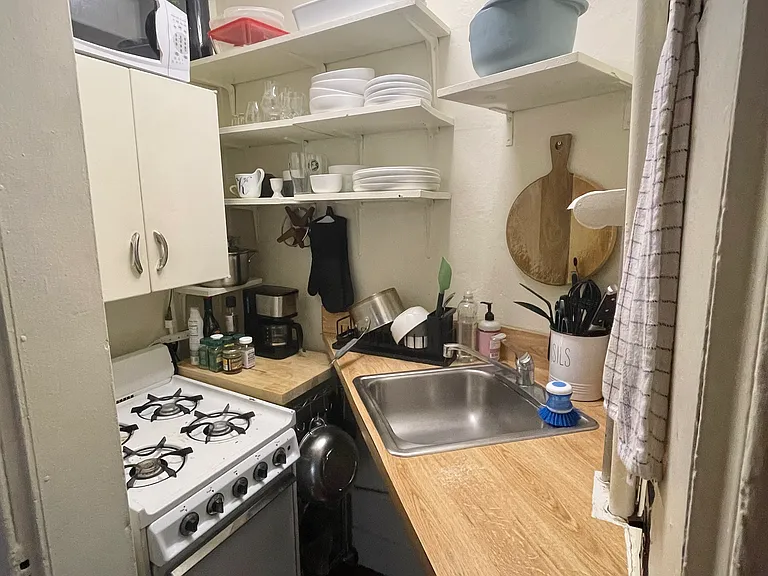 144 W 16th St #6 — Photo 3