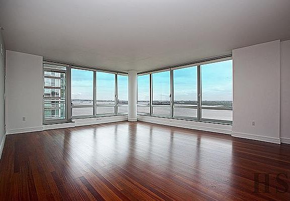 3rd image of 30 West St APT 30F