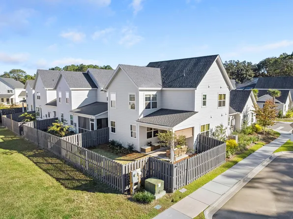 100 Risewell Ct, Johns Island, SC 29455