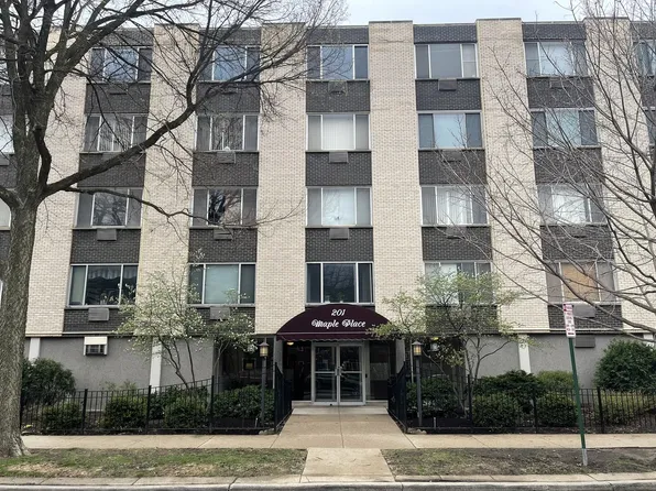 201 S Maple Ave APT 304, Oak Park, IL 60302