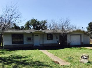 214 1st St W, Ingram, TX 78025