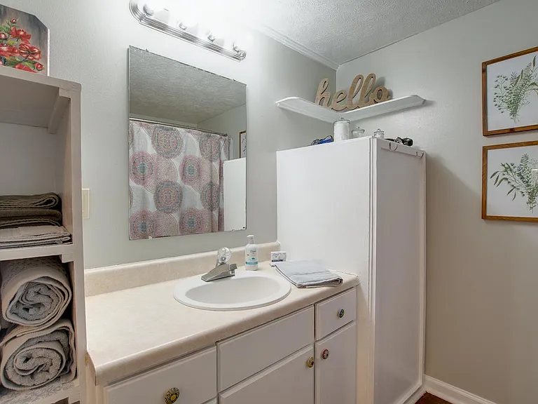 1500 McKinley Ave NE #B — Photo 9