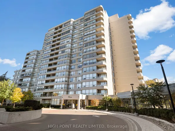 11 Townsgate Dr #915, Vaughan, ON L4J 8G4