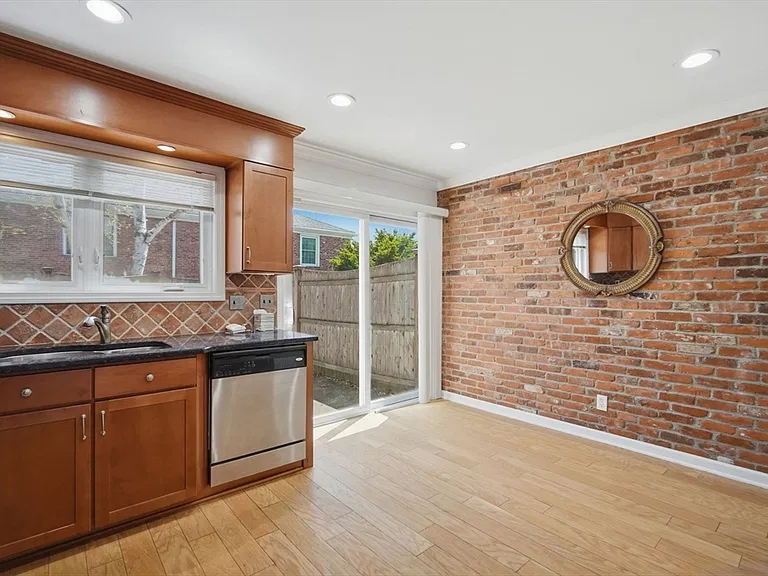 1155 Dickinson St #1155 — Photo 9
