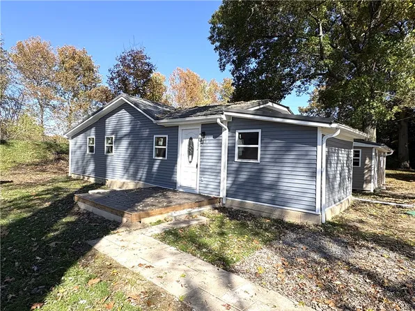 134 Essie St, Darlington, PA 16115