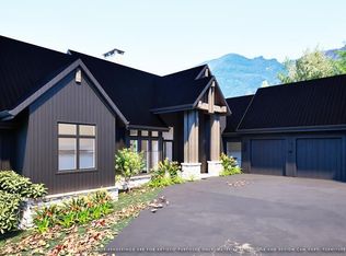 52 Saratay Falls Dr, Cashiers, NC 28717
