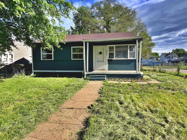 2552 Himebaugh Ave, Omaha, NE 68111