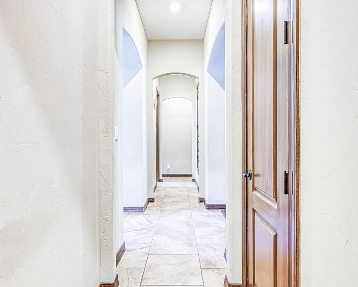 6459 Snowheights Ct — Photo 14