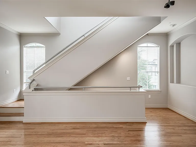315 Sandman St — Photo 26