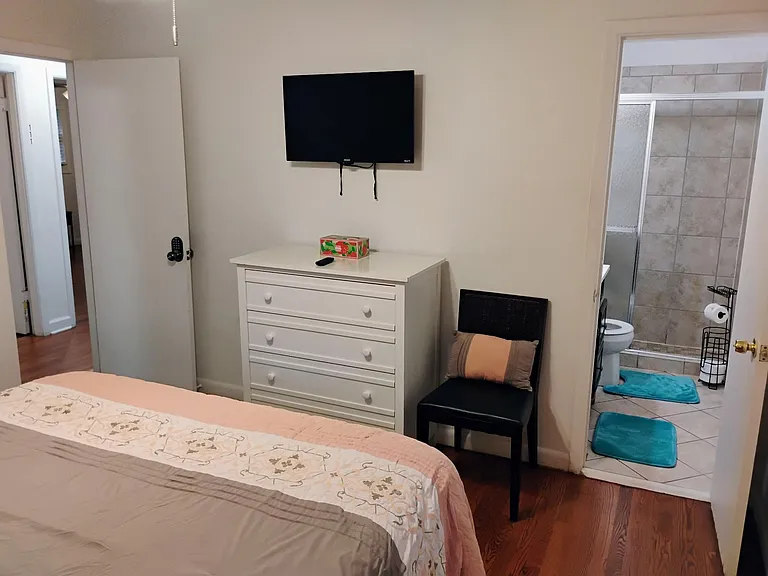 View of door ,TV and private