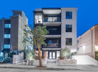 11055 Fruitland Dr #202, Studio City, CA 91604