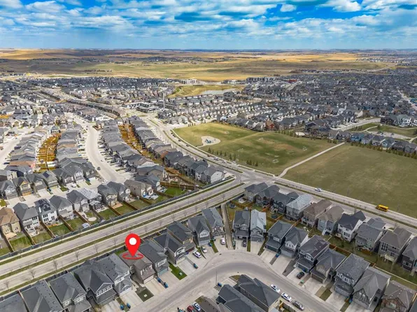 76 S Nolancrest Cir NW, Calgary, AB T3R 0T8