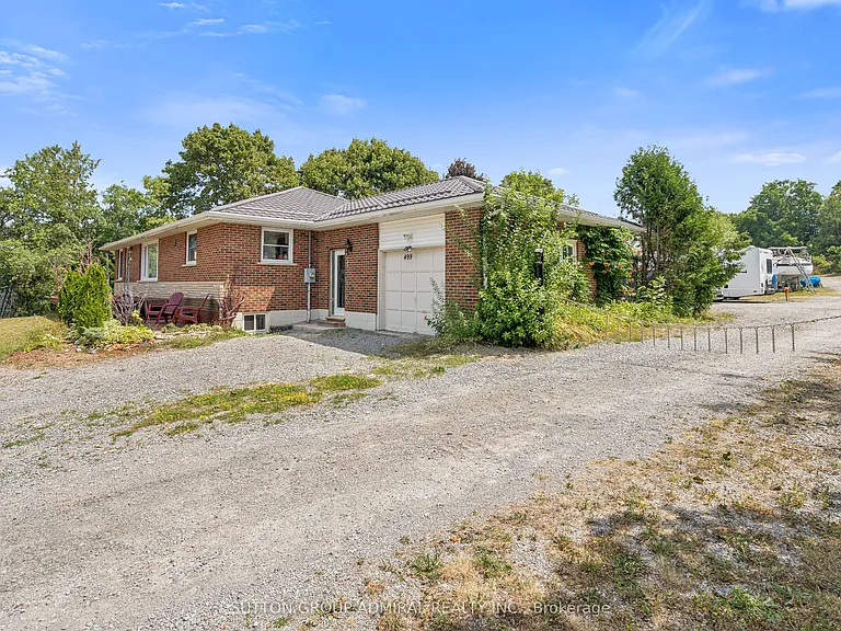 499 York St #UPPER — Photo 3