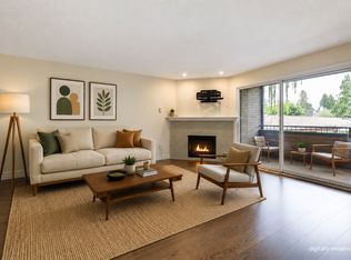 983 Bernard Ave Unit 206, Kelowna, BC V1Y 6P7