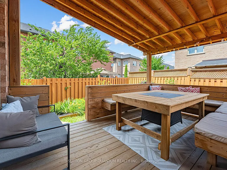581 Grant Way #UPPER — Photo 30