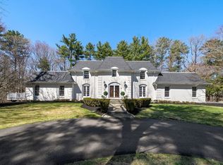 286 Mayflower Cir, Hanover, MA 02339