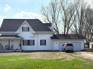 212 W North Third St, Oconee, IL 62553