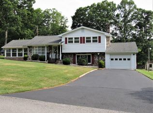 203 Robinhood Rd, Galax, VA 24333