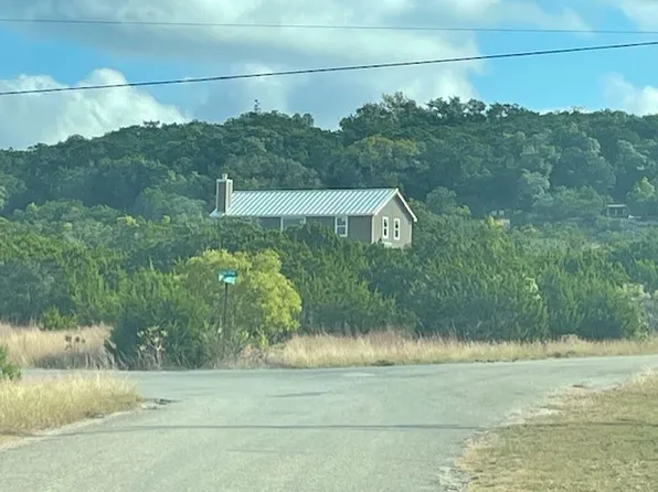 889 Glenn Crest Dr, Blanco, TX 78606